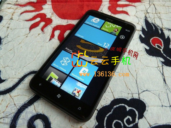 4.7߶WP7»콢 HTC Titanͼ