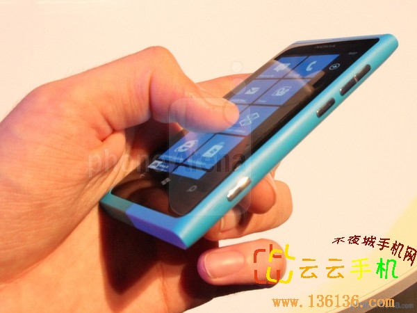 3.7WP7콢 ŵLumia 800ͼ