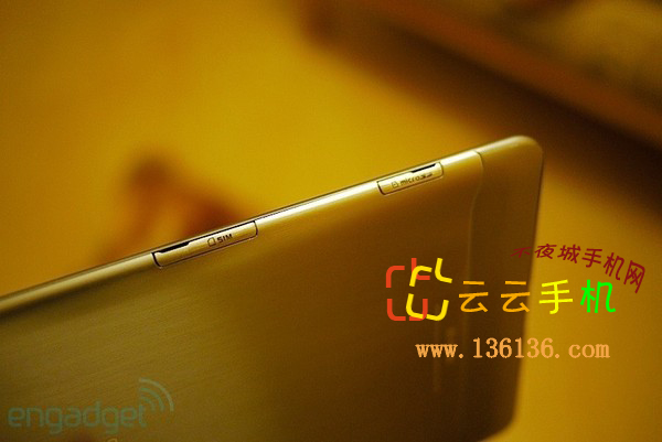 ˫˱Яƽ Galaxy Tab 7.7ͼ