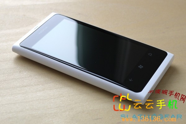 WP7» ɫLumia 800ͼ