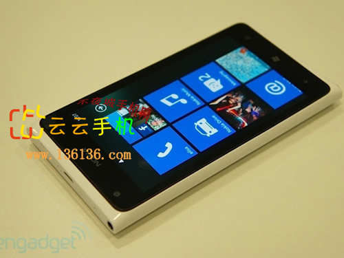 4.3WP7콢 ɫLumia 900ͼ