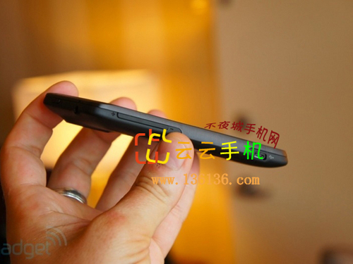 4˫˰׿ HTC EVO Design 4Gͼ