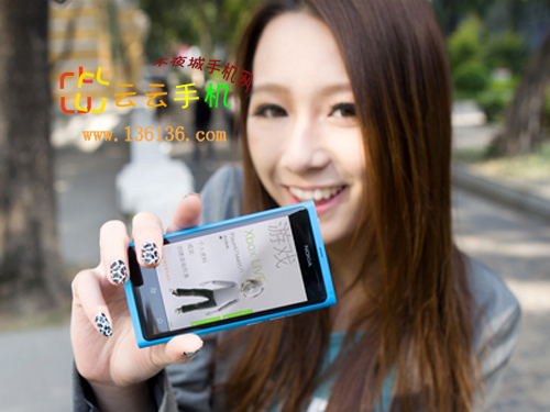 3.7WP7콢 ŵLumia 800Ůͼ