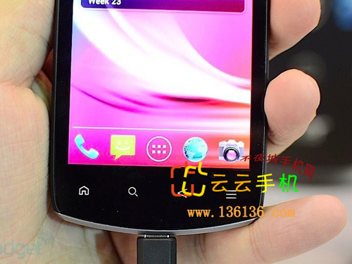 3.7Android 4.0» 곞E330ͼ