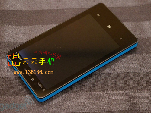 4.3WP8 ɫŵLumia 810ͼ