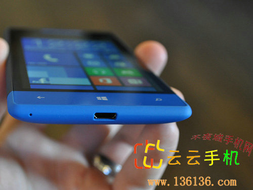 4˫WP8ж˻ ɫHTC 8Sͼ