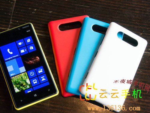 4.3˫WP8 ŵLumia 820ͼ