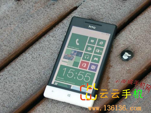 ɫ˫WP8» ڰHTC 8Sͼ