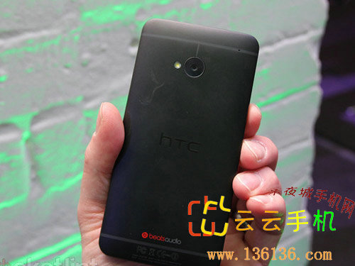 4.7ʸĺ˰׿ ɫHTC Oneͼ