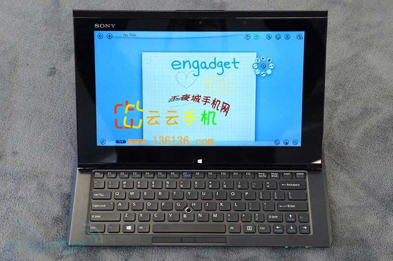 VAIO Duo 11һƽԣӵв໬ʽ̵ʮ㣬صWindows 8ϵͳVAIO Duo 11õ11.6Ӣʾֱʸߴ19201080أʾЧǳɫͬʱ֧10Ǵء