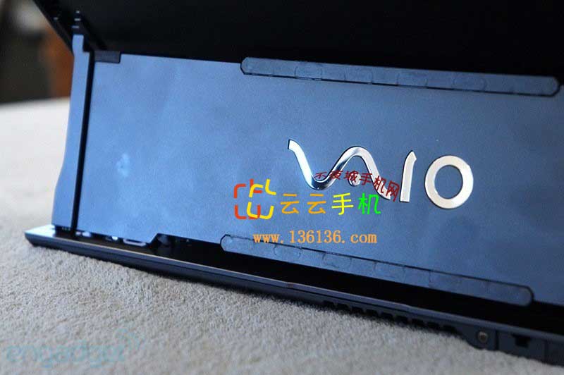 VAIO Duo 11һƽԣӵв໬ʽ̵ʮ㣬صWindows 8ϵͳVAIO Duo 11õ11.6Ӣʾֱʸߴ19201080أʾЧǳɫͬʱ֧10Ǵء