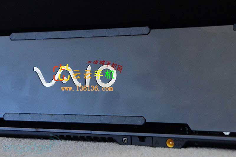 VAIO Duo 11һƽԣӵв໬ʽ̵ʮ㣬صWindows 8ϵͳVAIO Duo 11õ11.6Ӣʾֱʸߴ19201080أʾЧǳɫͬʱ֧10Ǵء